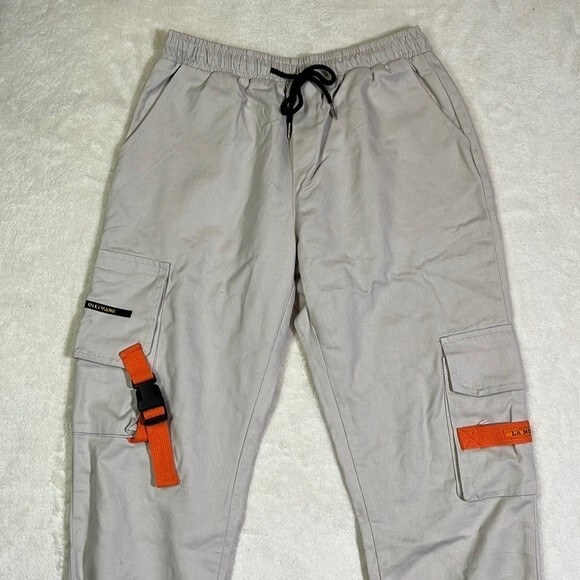 Guys/ Unisex Patched Pocket Buckle Detail Cargo Pants - Picture 6 of 9